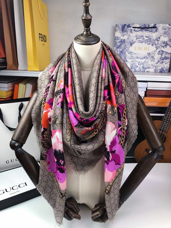 GUCCI 25S SCARF 140 IN CASHMERE 740373