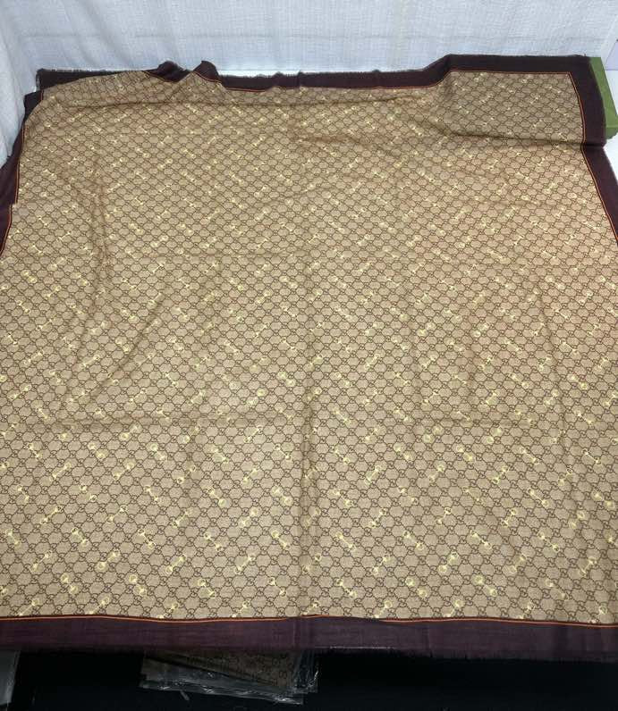 GUCCI 25S SCARF 140 IN CASHMERE 740366