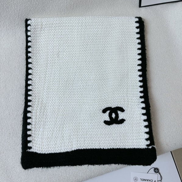 CHANEL 25S SCARF 200 IN CASHMERE 740364
