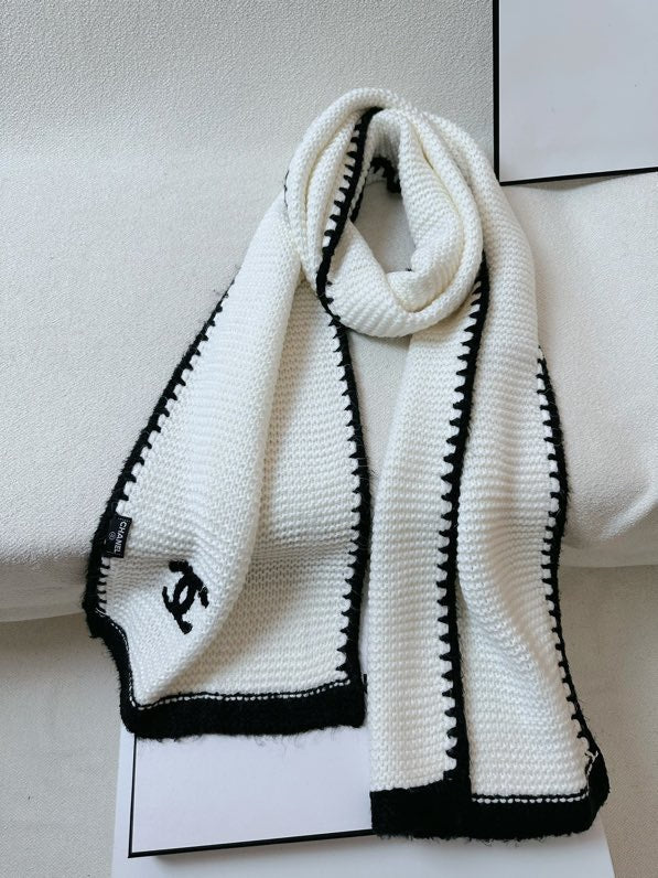 CHANEL 25S SCARF 200 IN CASHMERE 740364