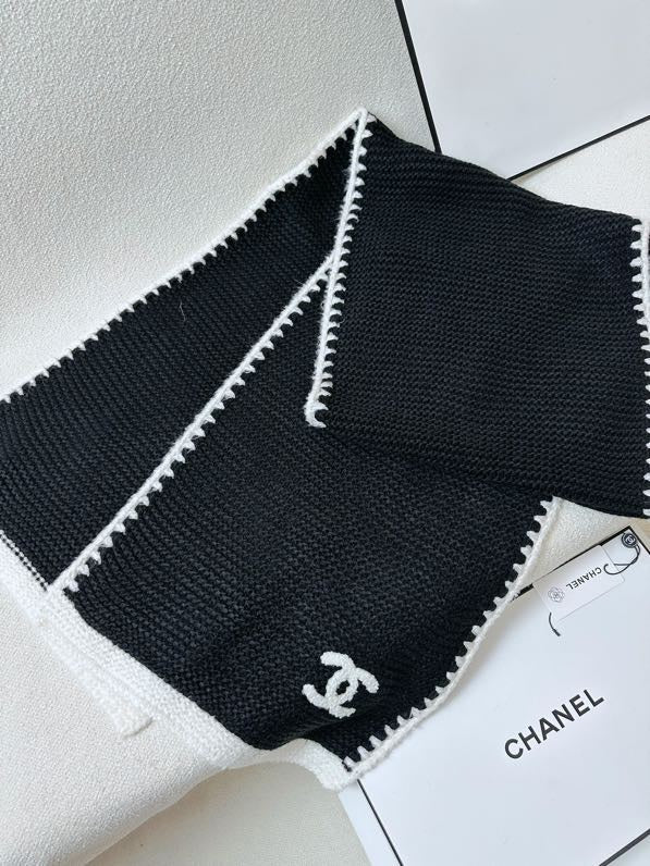 CHANEL 25S SCARF 200 IN CASHMERE 740365