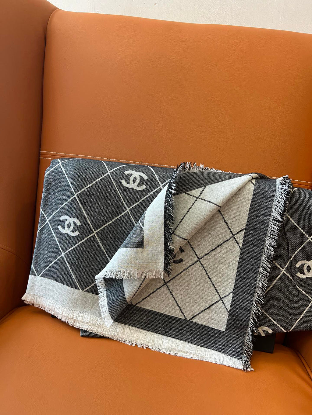 CHANEL 25S SCARF 140 IN WOOL SILK 700810