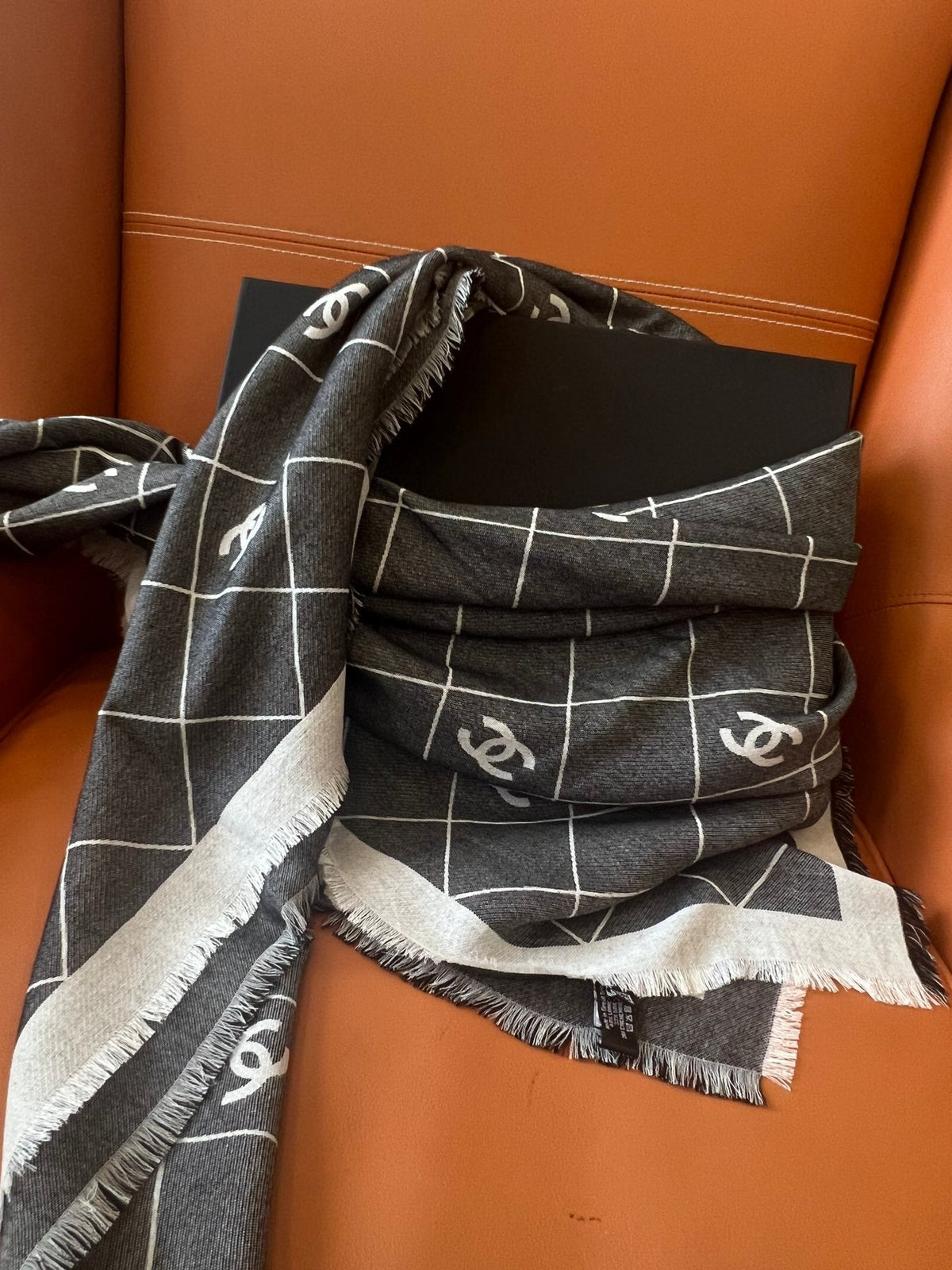 CHANEL 25S SCARF 140 IN WOOL SILK 700810