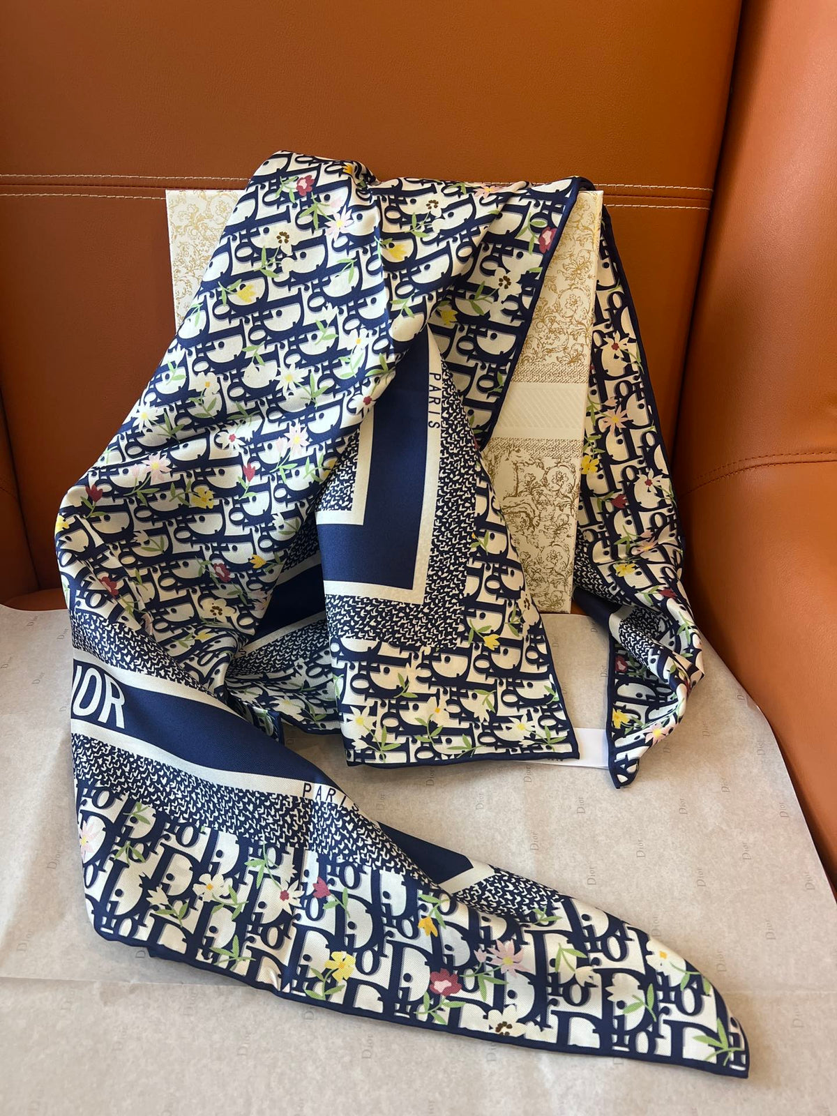 DIOR SCARF 90 CM IN SILK 600340