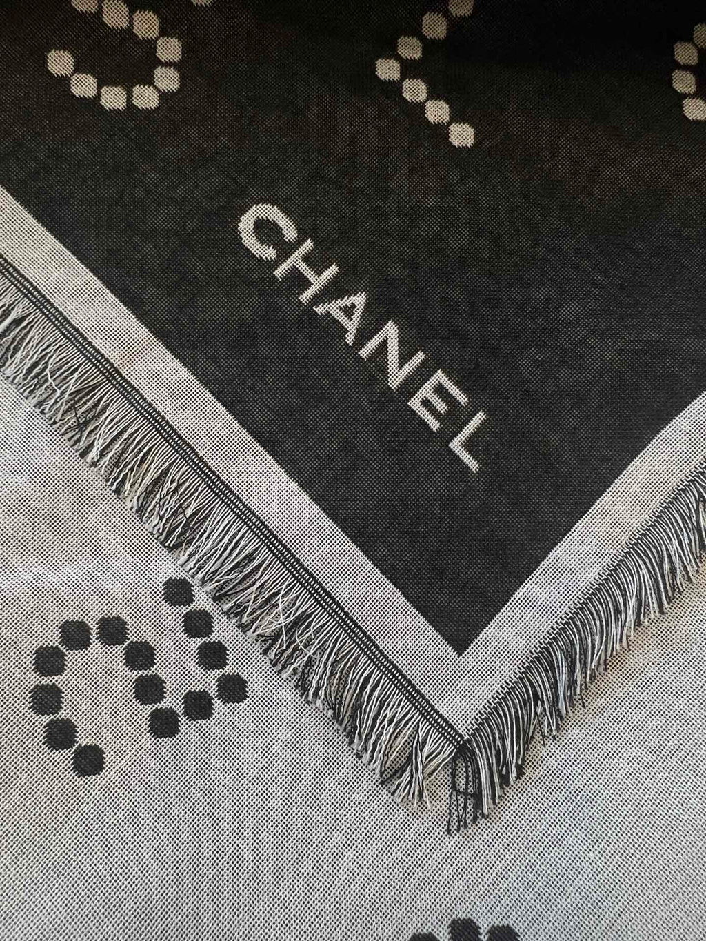 CHANEL 25S SCARF 140 IN WOOL SILK 700811