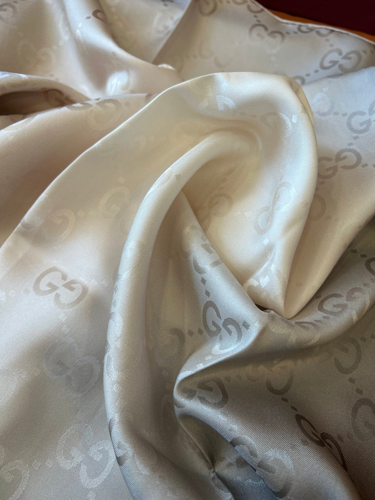 GUCCI 25S SCARF 90 IN SILK 600369