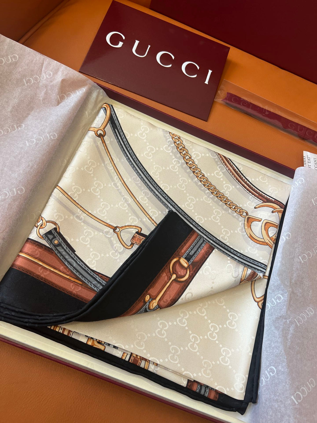 GUCCI 25S SCARF 90 IN SILK 679800