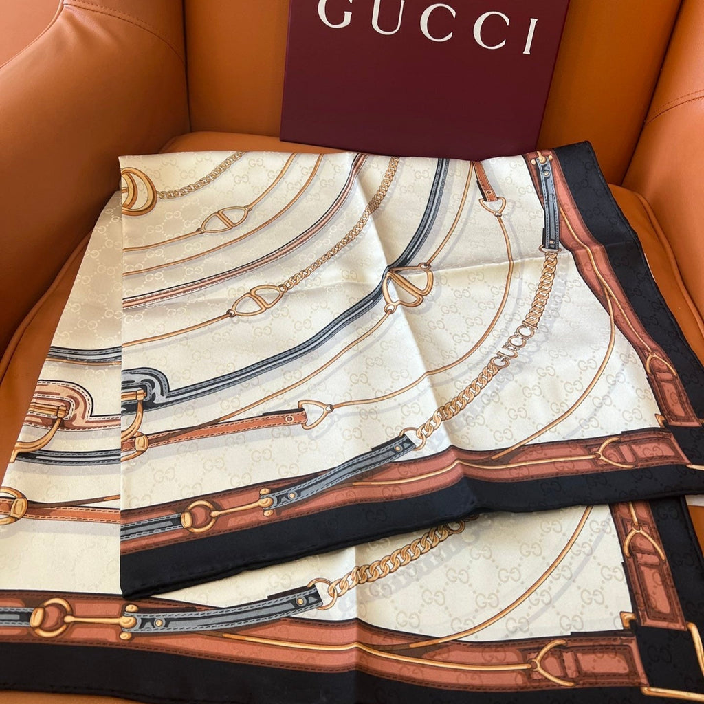 GUCCI 25S SCARF 90 IN SILK 679800