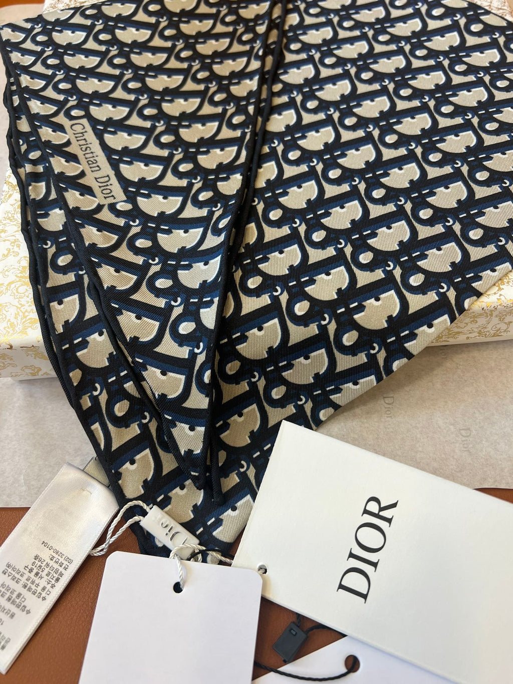 DIOR SCARF 110 CM IN SILK 627636