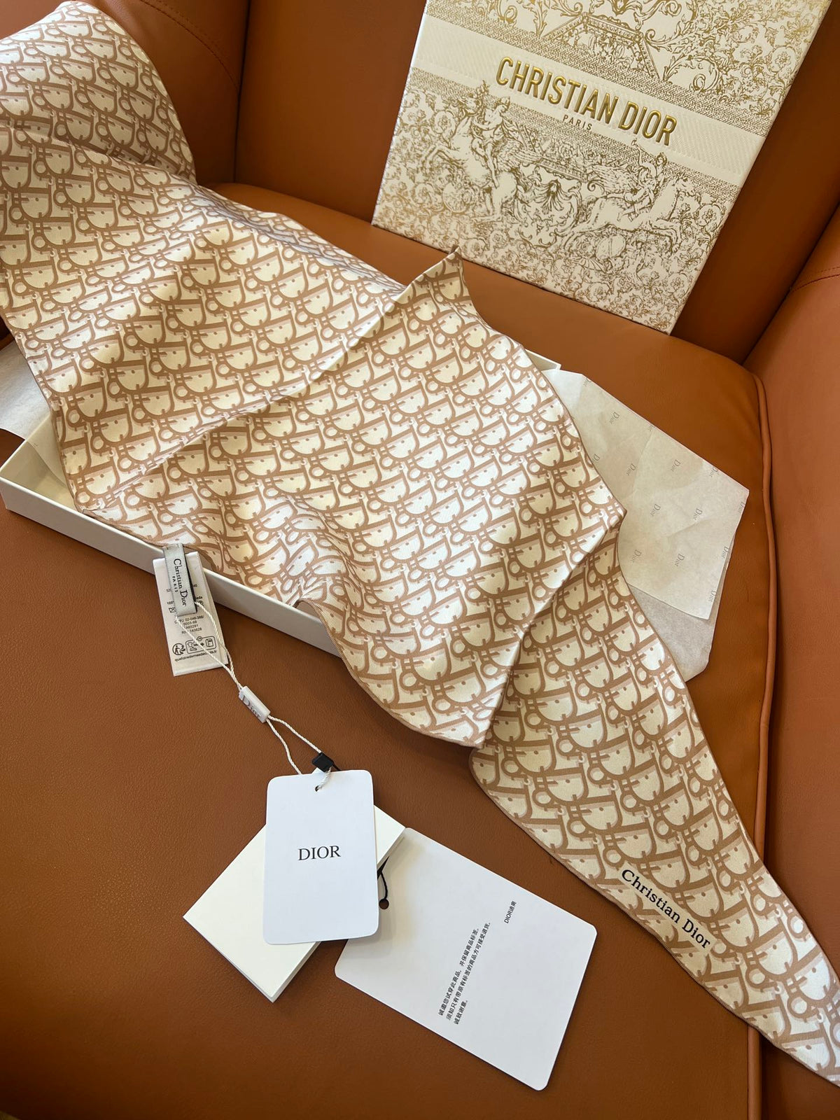 DIOR SCARF 110 CM IN SILK 627637