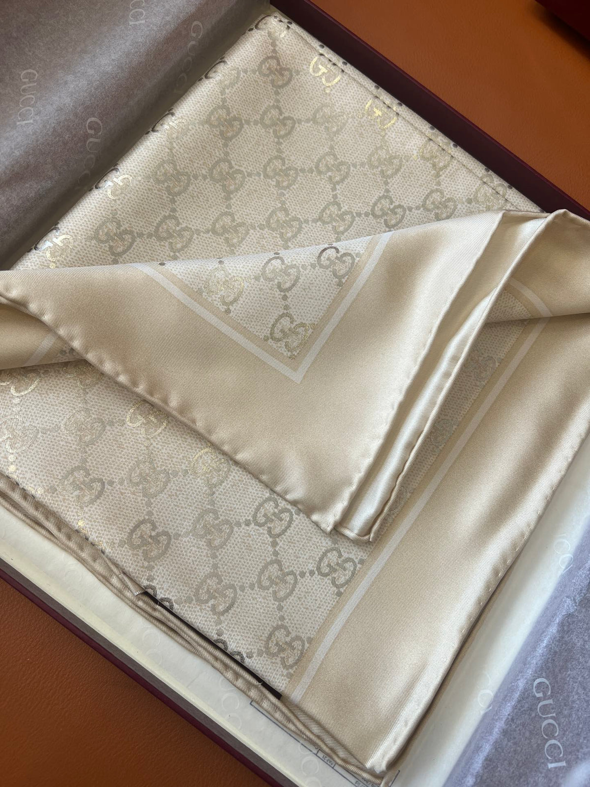 GUCCI 25S SCARF 90 IN SILK 697667