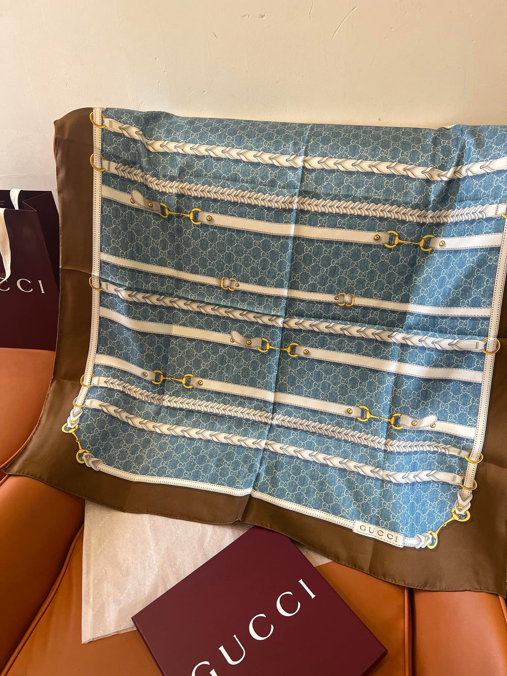 GUCCI 25S SCARF 90 IN SILK 700813