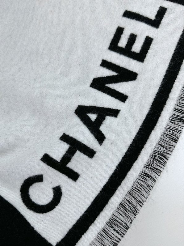 CHANEL 25S SCARF 195 IN CASHMERE WOOL 709604