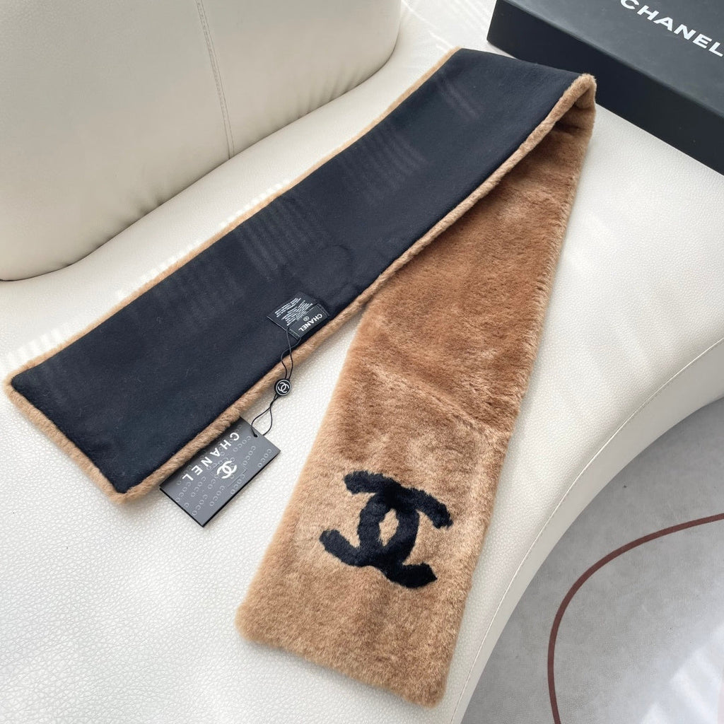 CHANEL 25S SCARF 120 IN FAUX FUR 876435