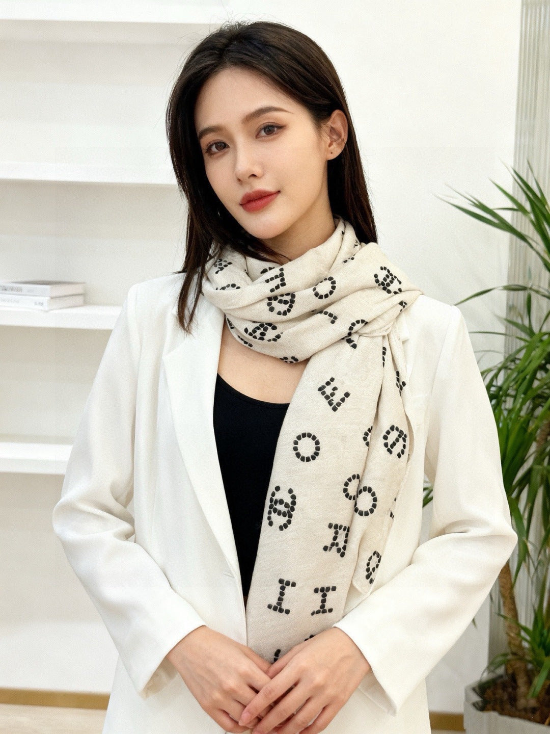 CHANEL 25S SCARF 135 CM IN CASHMERE SILK 943695