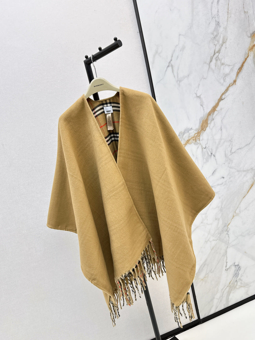 BURBERRY 25S KNITTED SHAWL 067