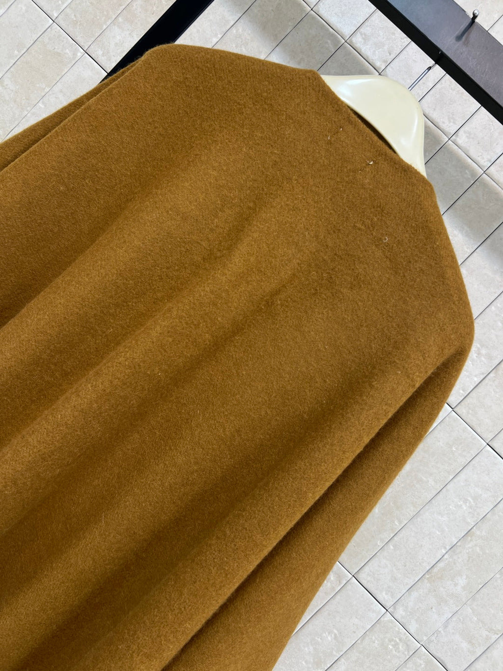 BURBERRY 25S FRINGED WOOL SHAWL 4866