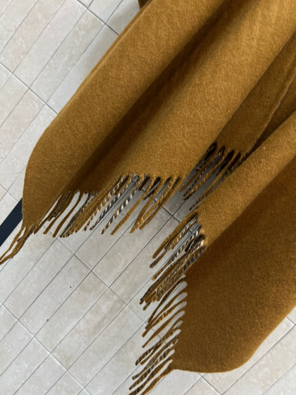 BURBERRY 25S FRINGED WOOL SHAWL 4866