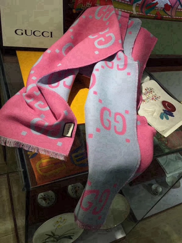 GUCCI 25S SCARF 180 IN WOOL 596385