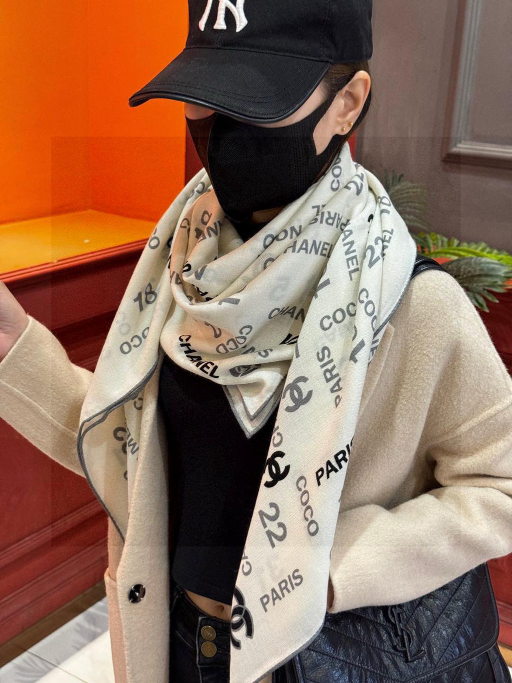 CHANEL 25S SCARF 140 IN CASHMERE SILK 733896