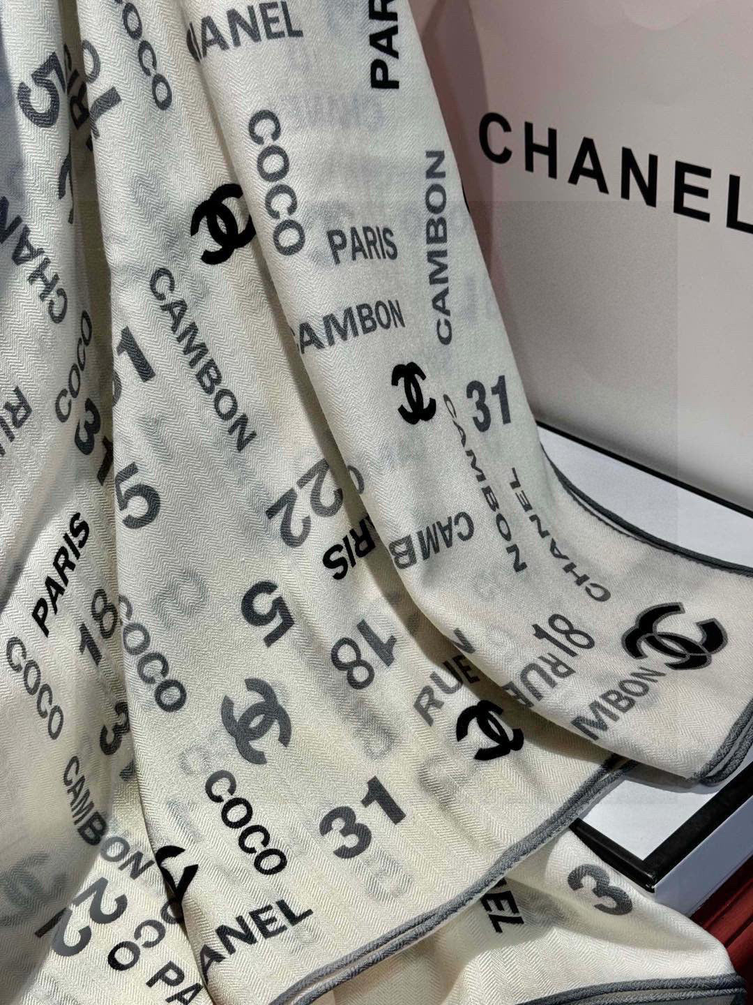 CHANEL 25S SCARF 140 IN CASHMERE SILK 733896