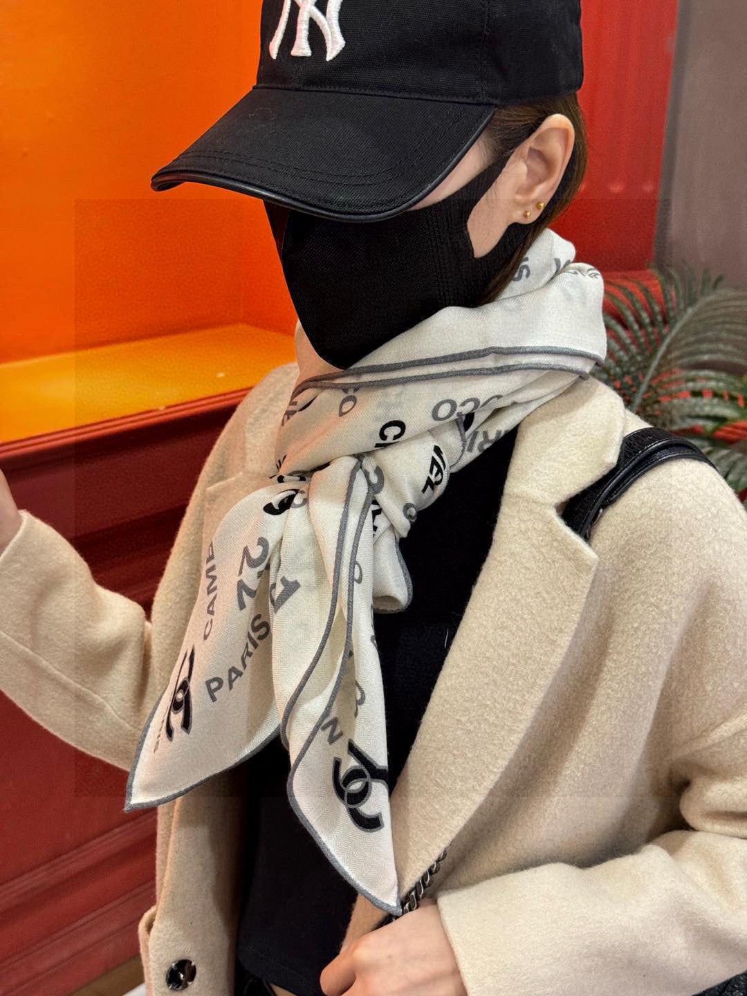 CHANEL 25S SCARF 140 IN CASHMERE SILK 733896