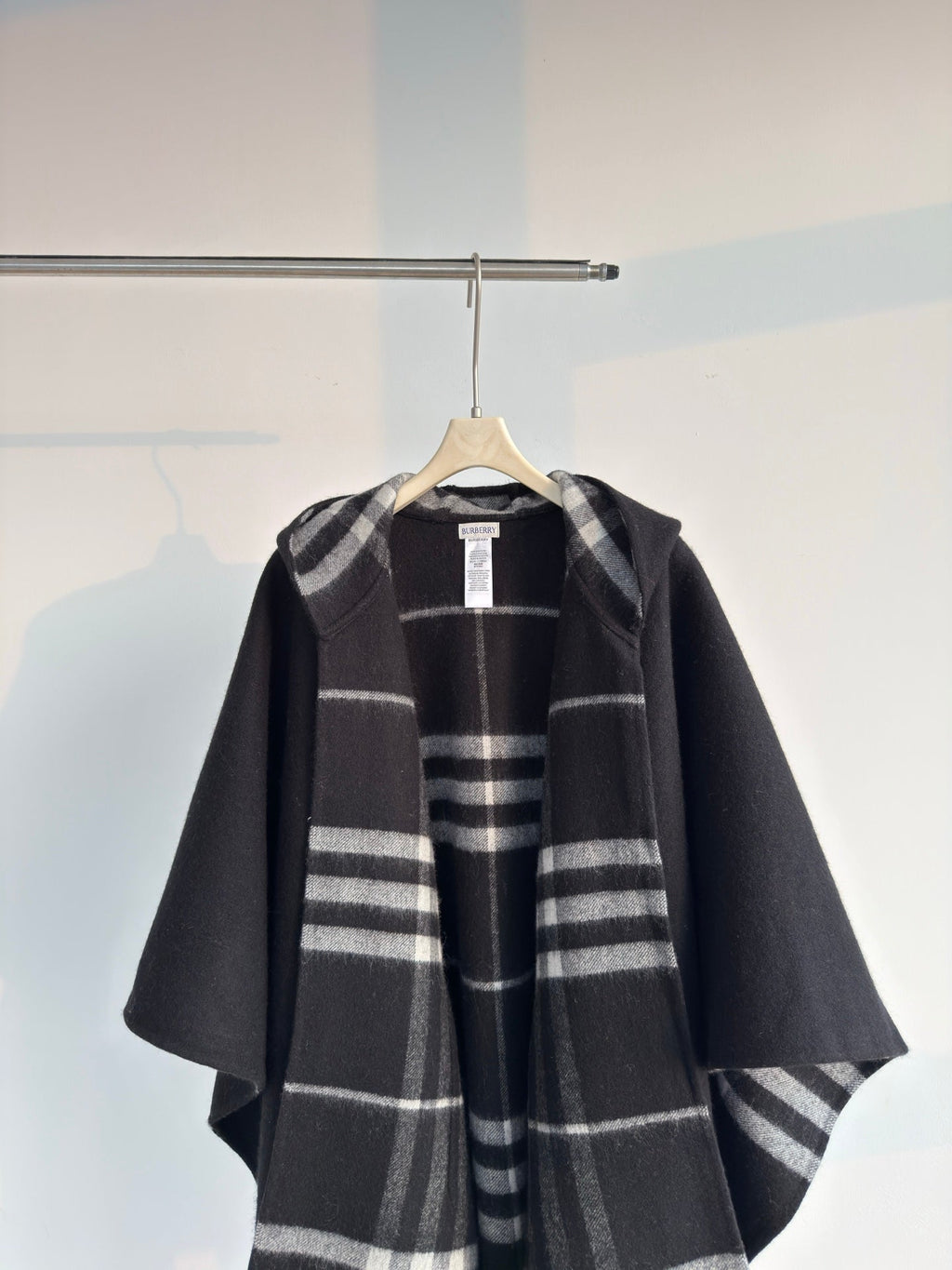 BURBERRY 25S SHAWL 184