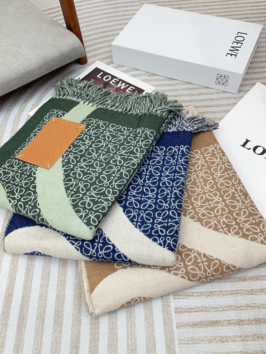 LOEWE ANAGRAM SCARF 140 CM IN NAVY BLUE WOOL 410215