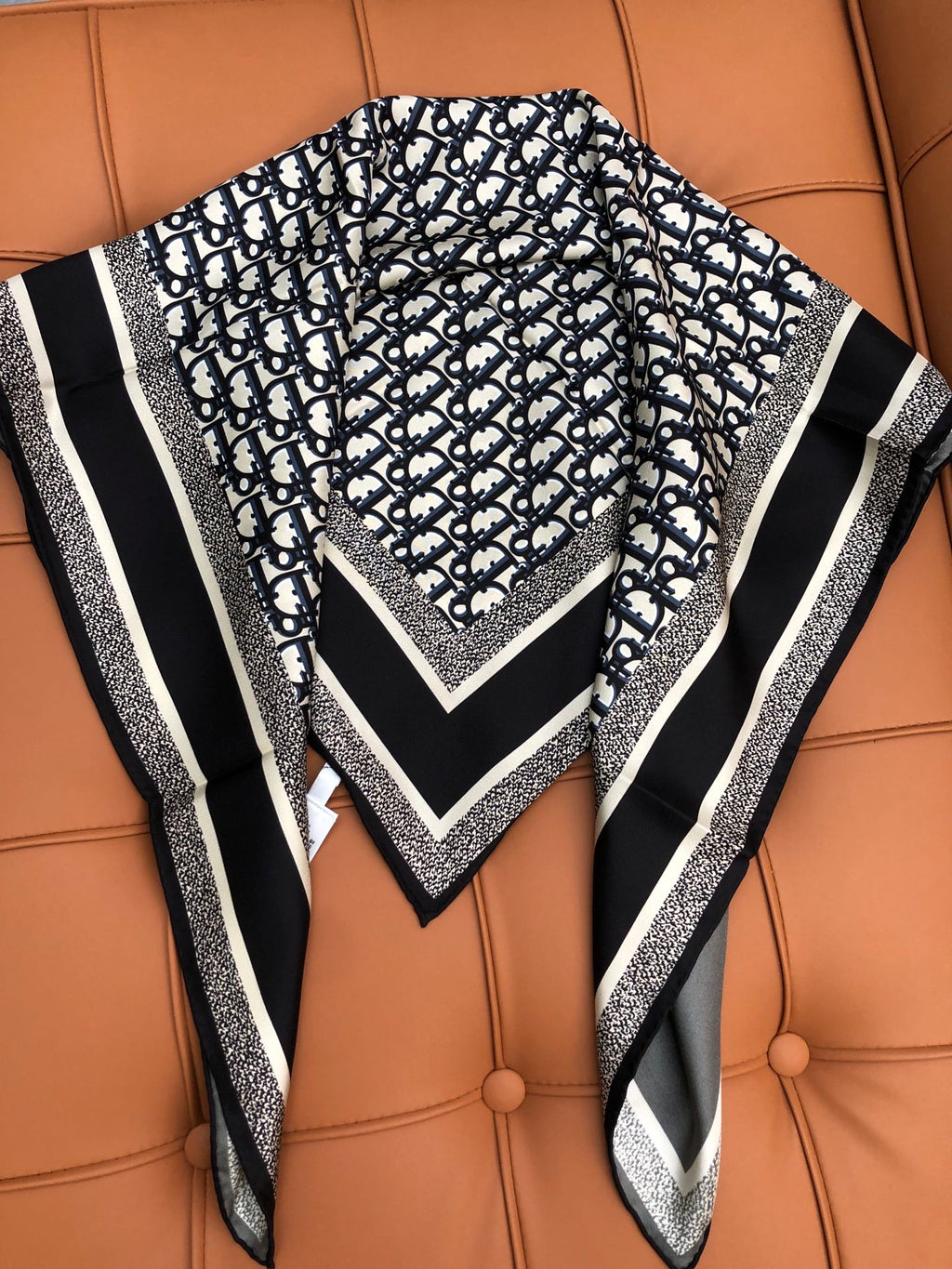 DIOR SCARF 90 IN SILK 704592