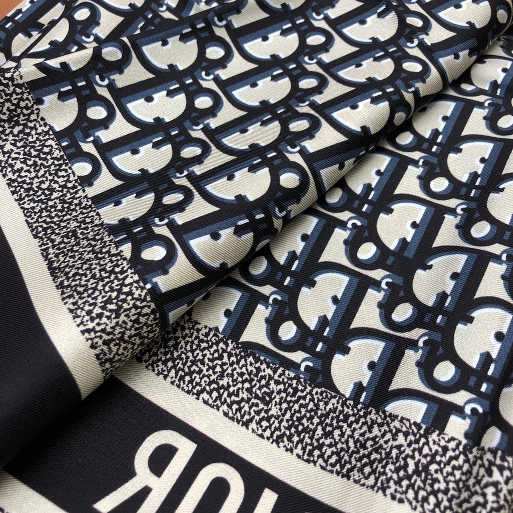 DIOR SCARF 90 IN SILK 704592