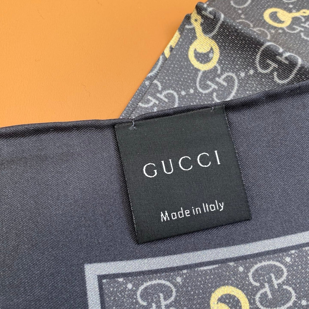 GUCCI 25S SCARF 90 IN SILK 718514