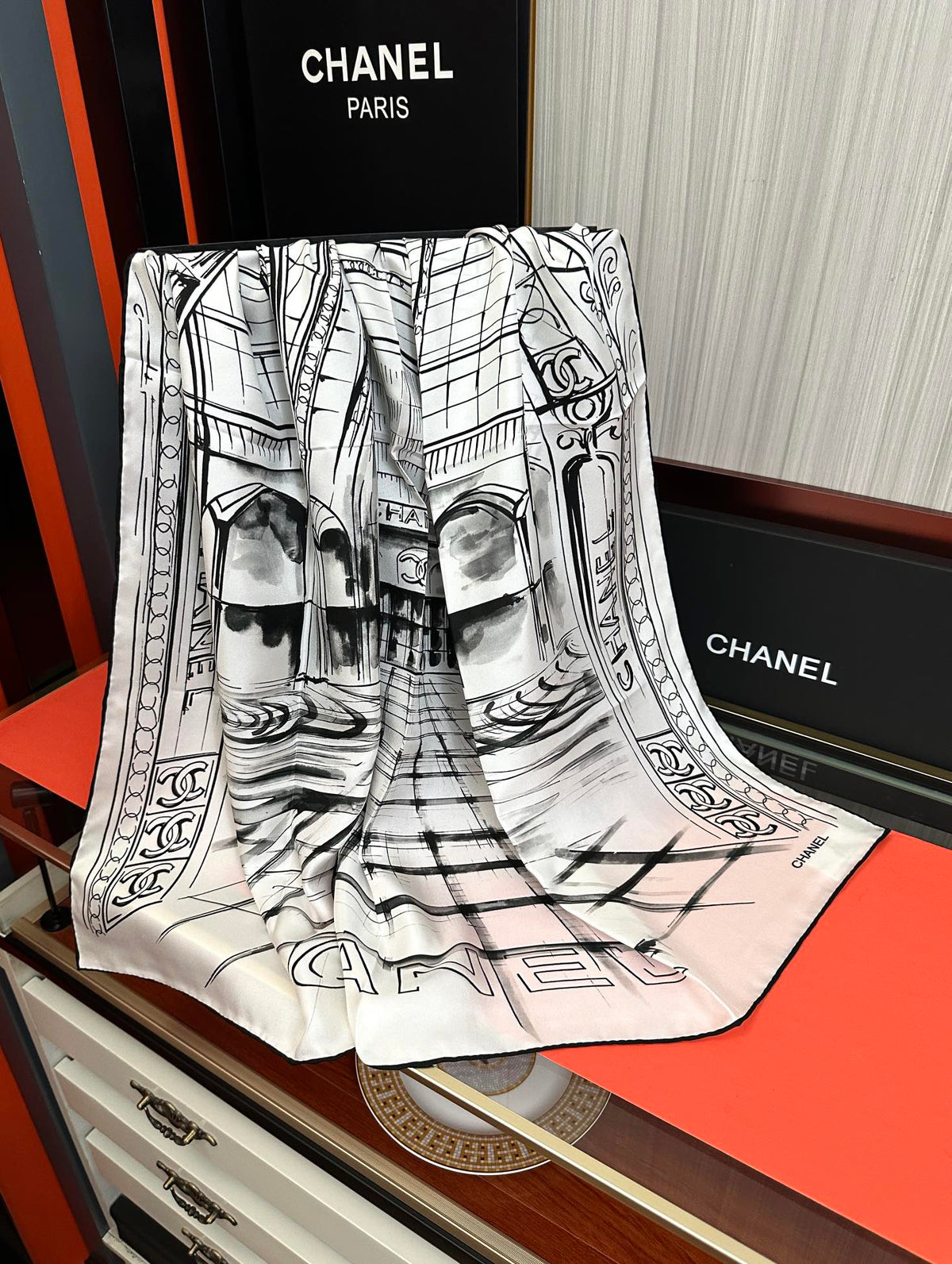 CHANEL 25S SCARF 90 IN SILK 001