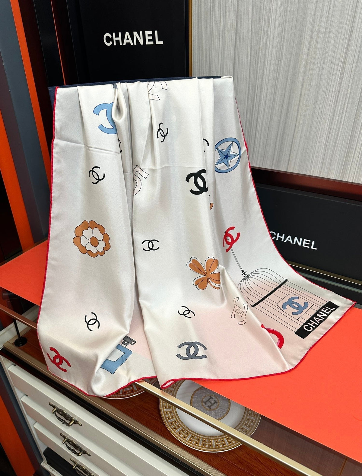 CHANEL 25S SCARF 90 IN SILK 929757