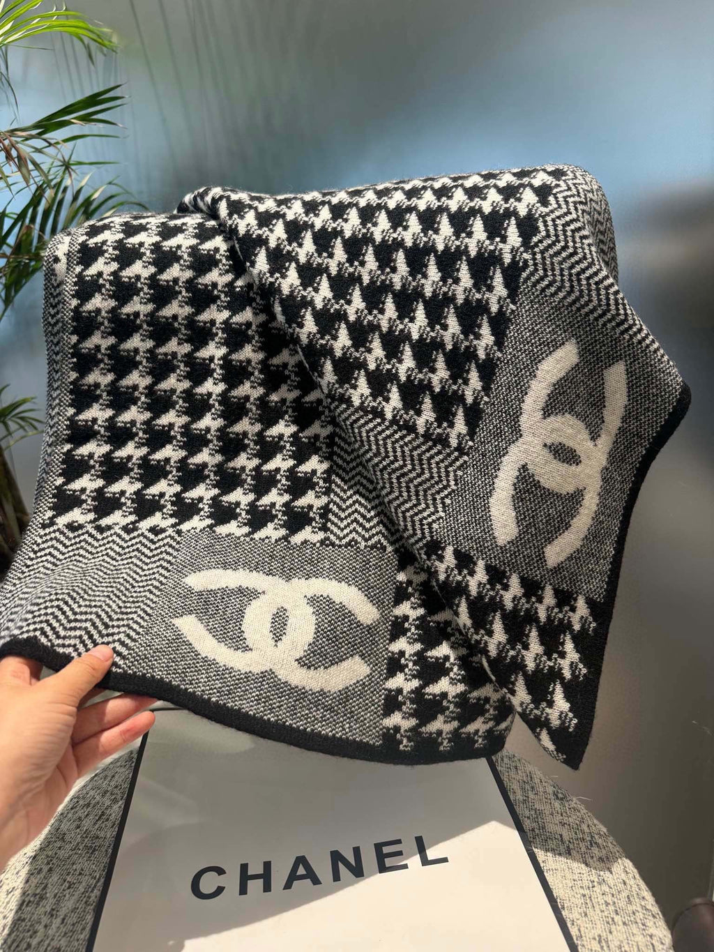 CHANEL 25S SCARF 190 CM IN CASHMERE 943827