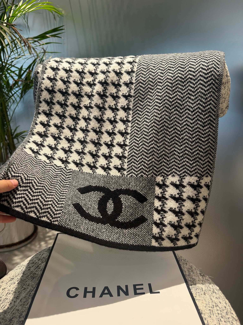 CHANEL 25S SCARF 190 CM IN CASHMERE 943827