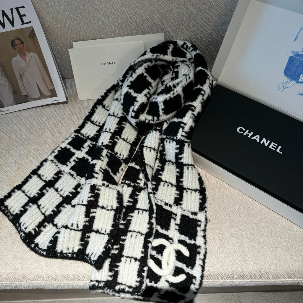 CHANEL 25S SCARF 180 IN WOOL 932136