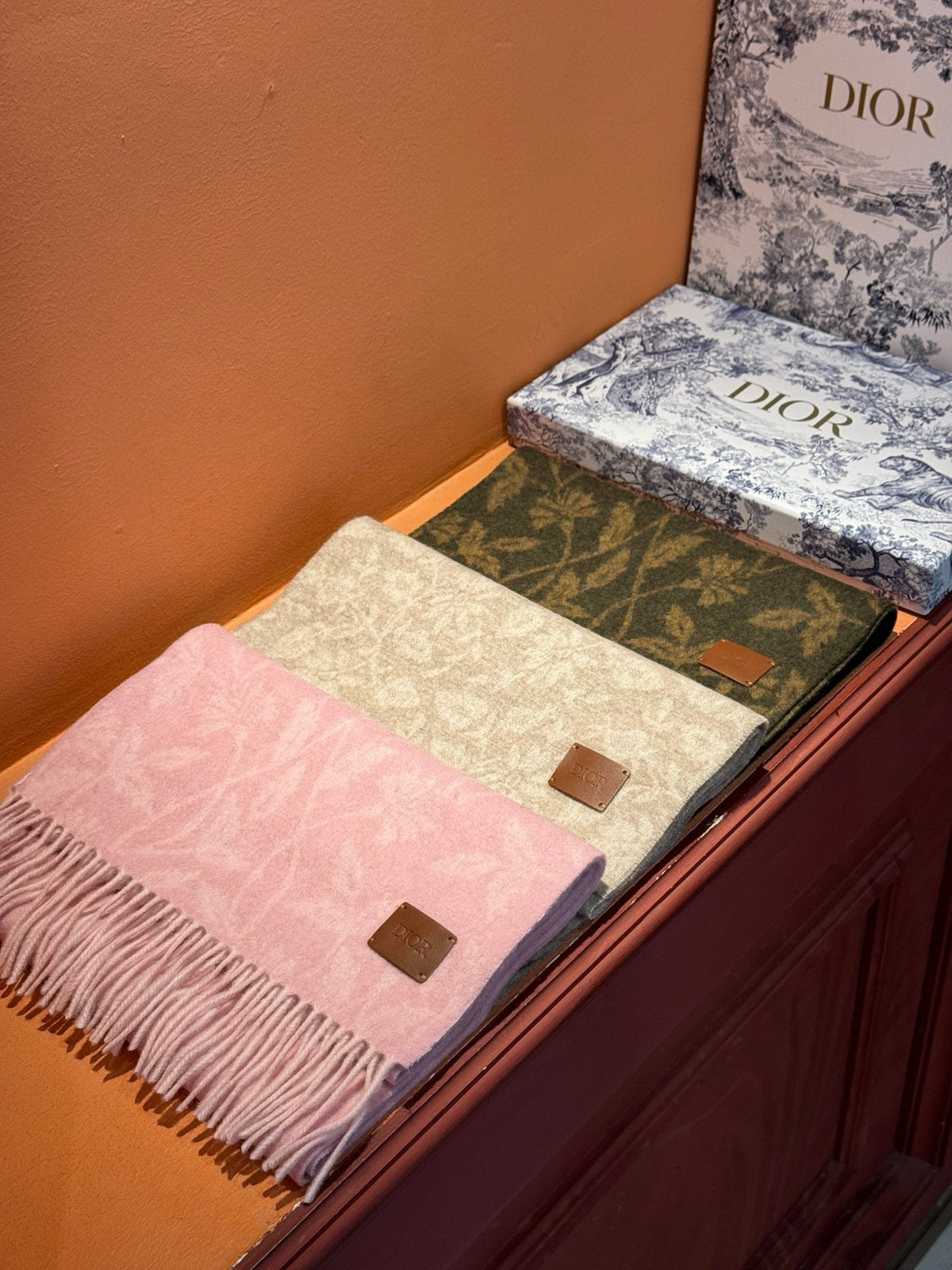 DIOR SCARF 180 CM IN BABY PINK MONOGRAM CASHMERE 394643