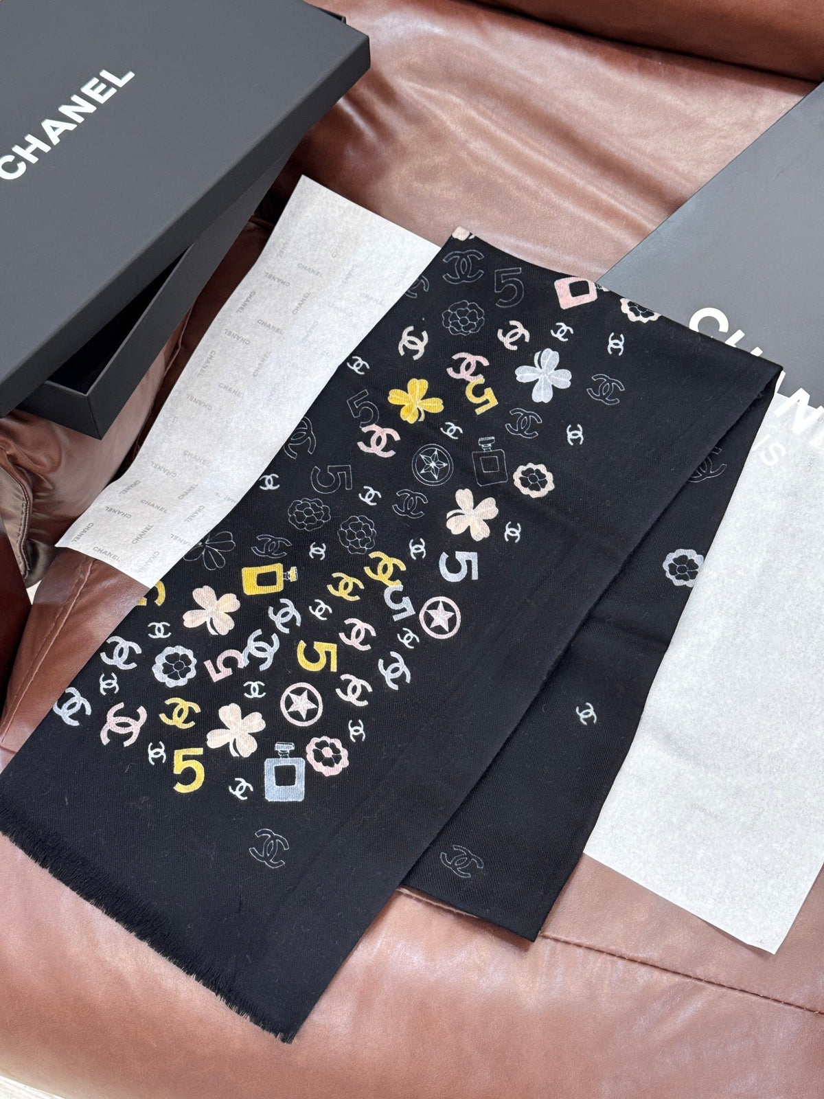 CHANEL 25S SCARF 200 IN CASHMERE 727295