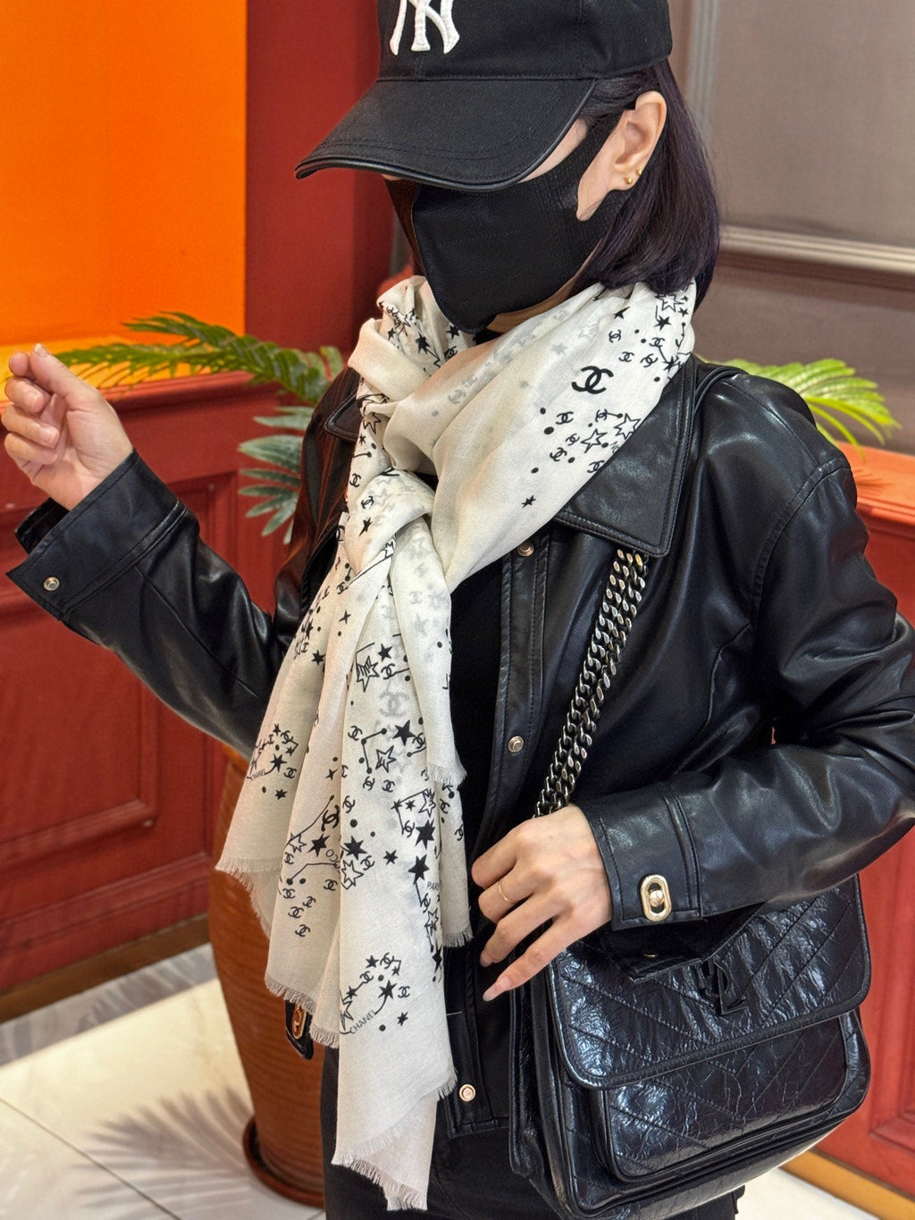 CHANEL 25S SCARF 200 IN CASHMERE 728987