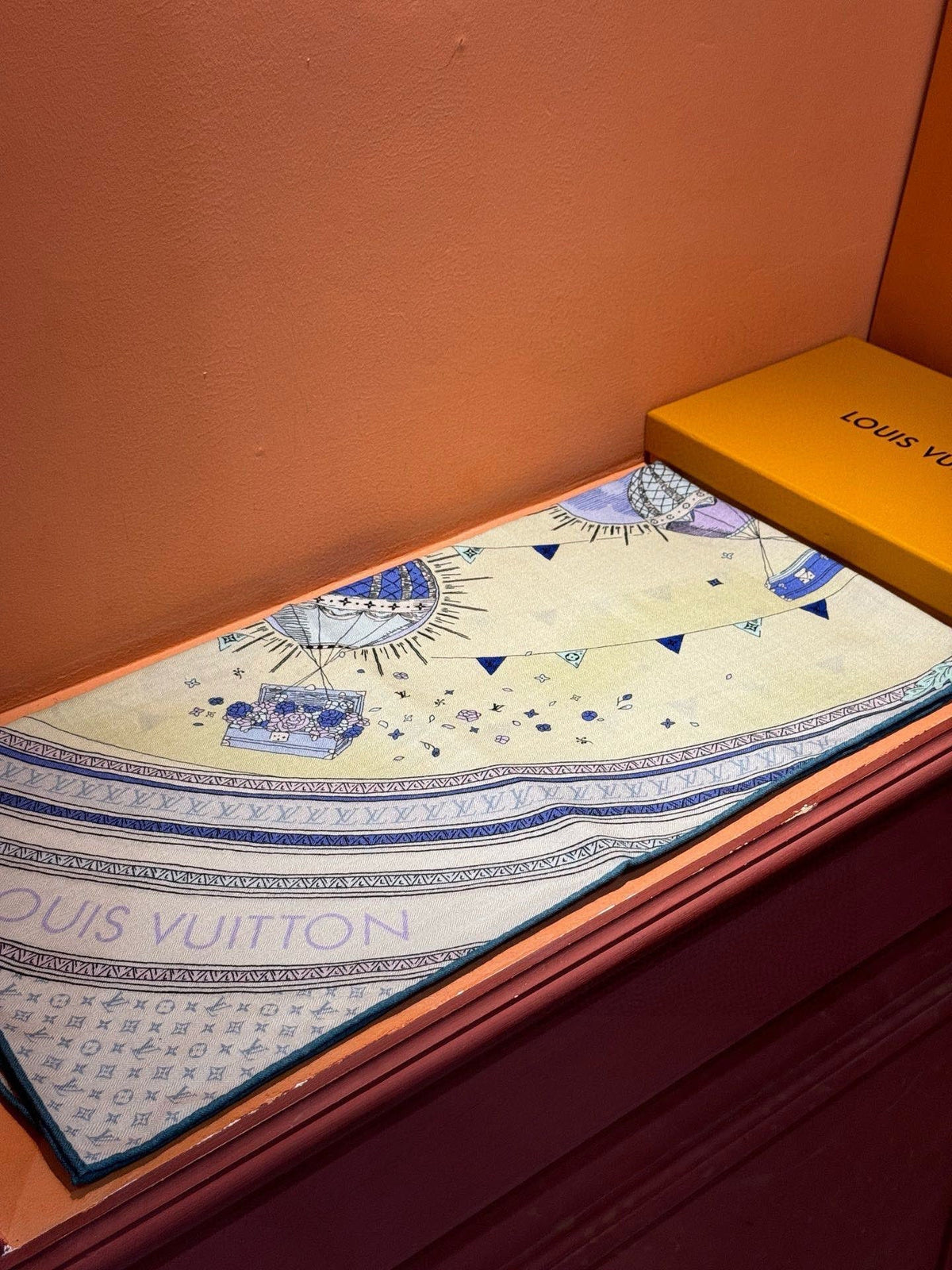 LOUIS VUITTON LV SCARF 140 CM IN SILK 730620