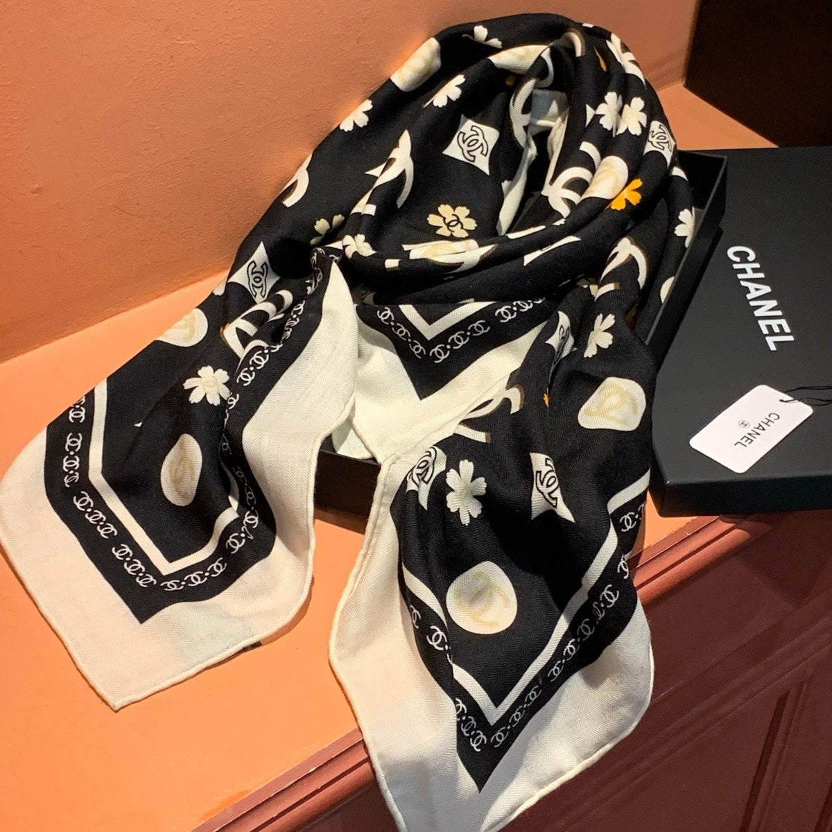 CHANEL 25S SCARF 140 IN CASHMERE 931509