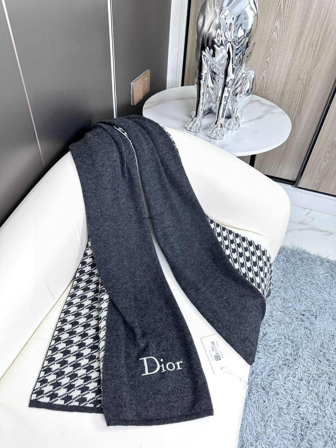 DIOR SCARF 190 CM IN BLACK MIX WHITE CARO CASHMERE 388127