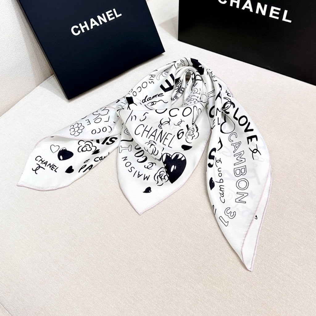 CHANEL 25S SCARF 90 IN SILK 730660