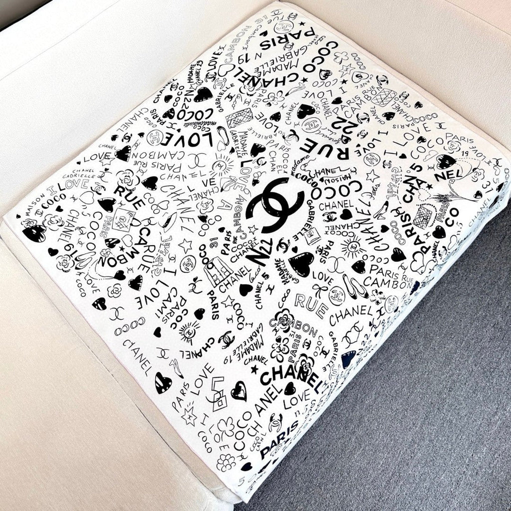 CHANEL 25S SCARF 90 IN SILK 730660
