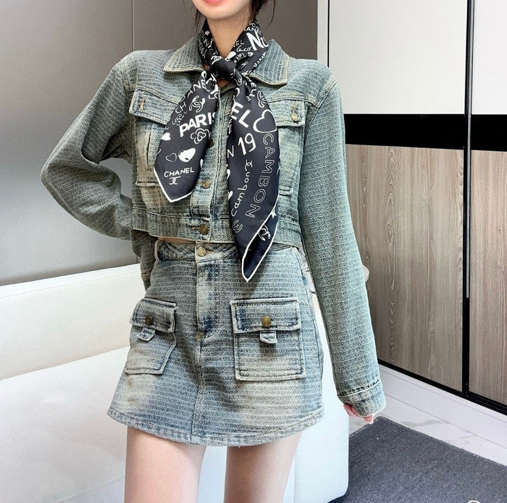 CHANEL 25S SCARF 90 IN SILK 730661