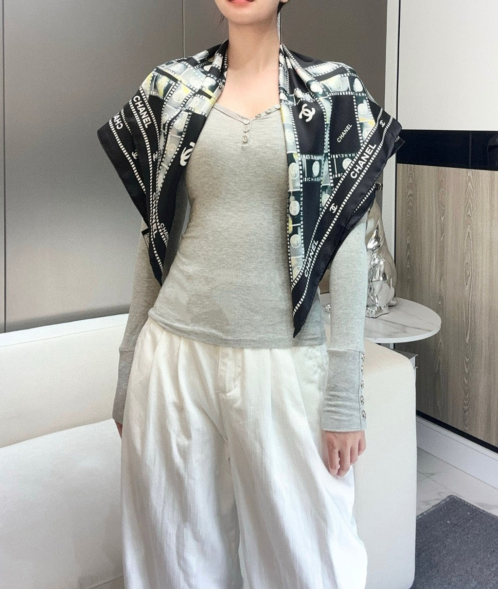 CHANEL 25S SCARF 88 IN SILK 737191