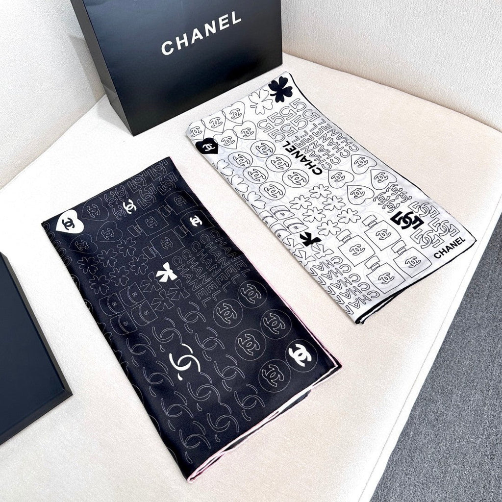 CHANEL 25S SCARF 90 IN SILK 724784