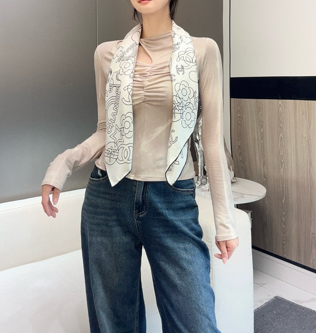 CHANEL 25S SCARF 90 IN TWILL SILK 740294