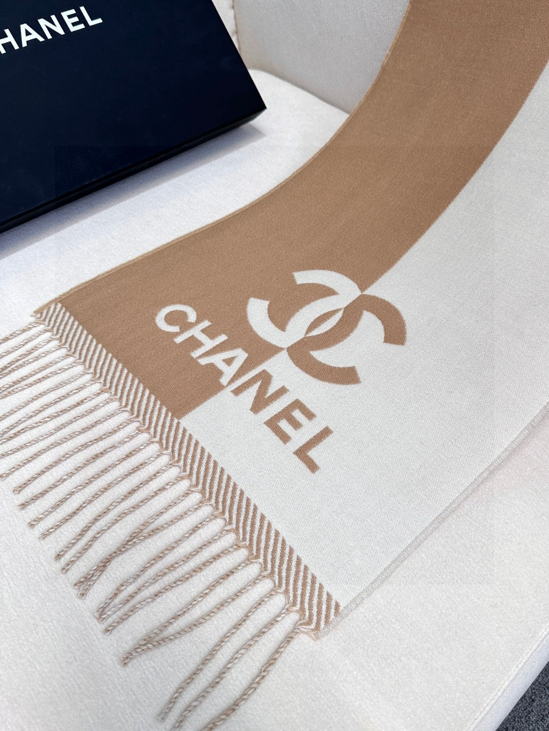 CHANEL 25S SCARF 184 IN MERINO WOOL 727323