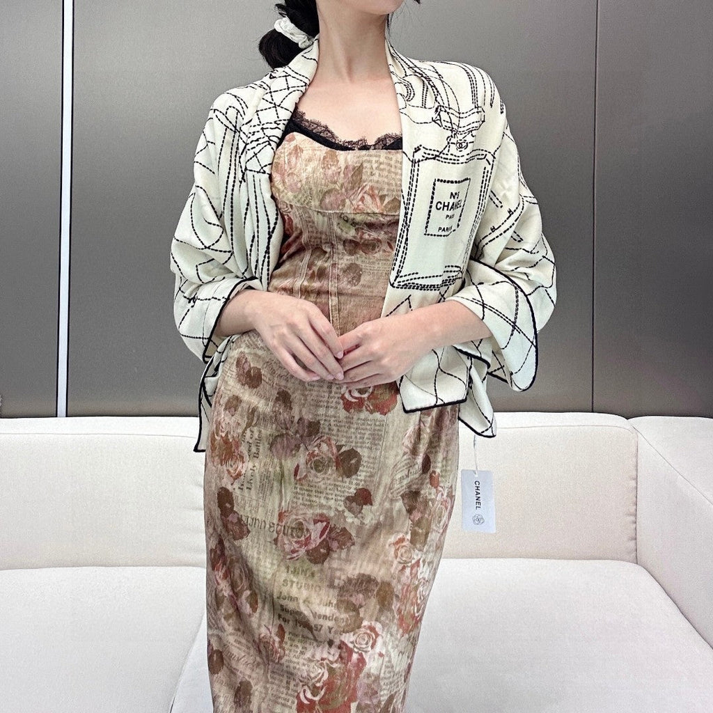 CHANEL 25S SCARF 140 IN CASHMERE SILK 727347